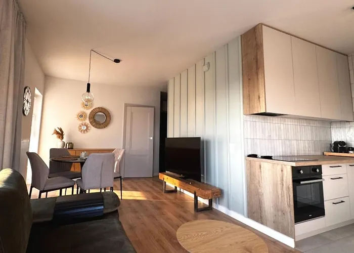 Modern Sunny Close To Cente *